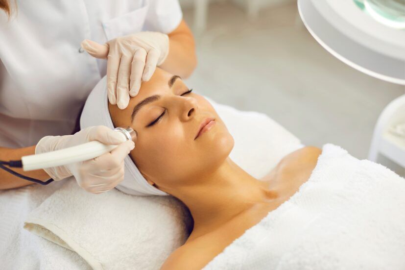 Microneedling with RF skin treatment